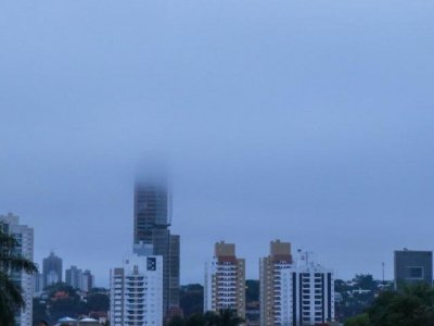 Dia amanheceu fresquinho e com tempo nublado em Campo Grande. (Foto: Henrique Kawaminami)