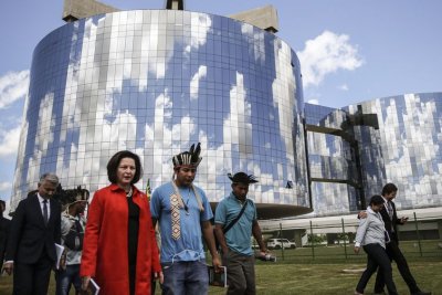 A procuradora-geral da Repblica, Raquel Dodge, recebe representantes indgenas. - Jos Cruz/Agncia Brasil