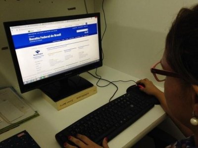 Declarao do Imposto de Renda deve ser feita pela internet (Foto: Arquivo)