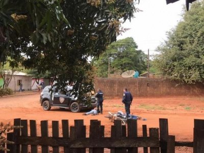 Momento em que pistoleiros foram presos, a poucos metros do local da execuo (Foto: Capitn Bado.com)