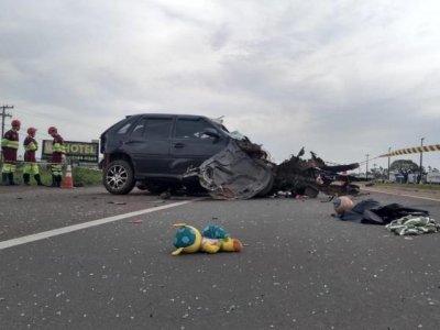 Gol se envolveu em acidente na BR-163 e condutor morreu. (Foto: Mirian Machado)