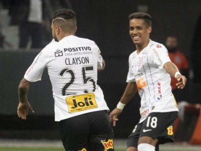 Comemorao dos jogadores diante da vitria desta noite. (Foto: Daniel Augusto Jr/Agncia Corinthians)