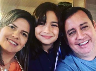 Foto: Odilon Ribeiro, esposa e filha