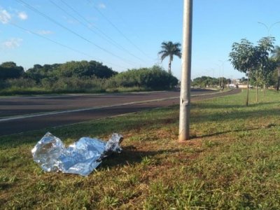 Acidente ocorreu na madrugada desta sexta-feira (28); vtima ainda no foi identificada