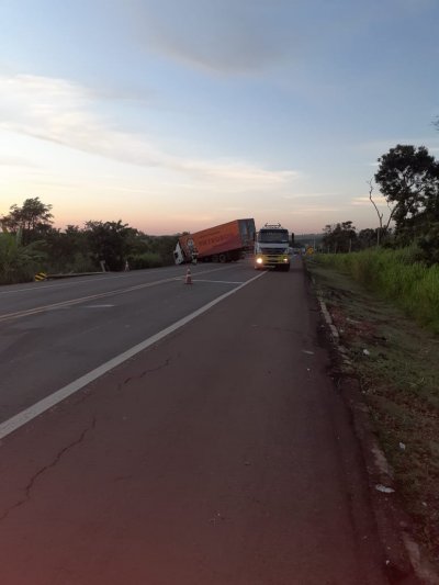 Trnsito ficou parado por aproximadamente duas horas