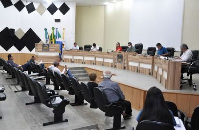 Prefeito, secretrios, professores e servidores municipais de So Gabriel do Oeste, tambm tiveram aumento de 6,84%