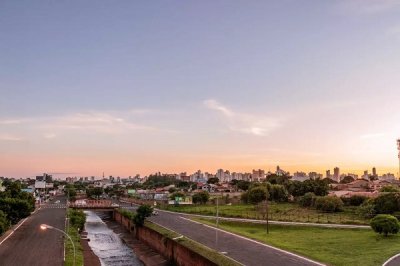 Horizonte na Avenida Ernesto Geisel em Campo Grande nesta manh (Foto: Henrique Kawaminami)