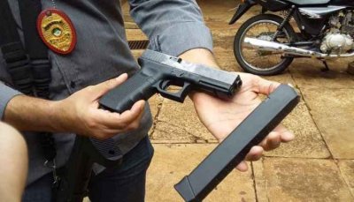 Jovem estava com arma fabricada nos EUA.(Foto: Cido Costa)