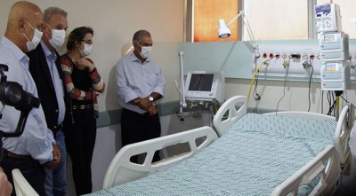 Governador esteve nesta quarta-feira visitando o Hospital Regional, para verificar a estrutura que est sendo montada para  atendimento a pacientes com coronavrus