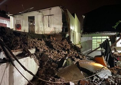 Cozinha de uma casa desmoronou durante chuva. (Foto: Divulgao)