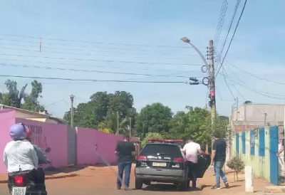 Rapaz foi conduzido esta manh para prestar esclarecimentos na delegacia e foi liberado. (Foto: Direto das Ruas)