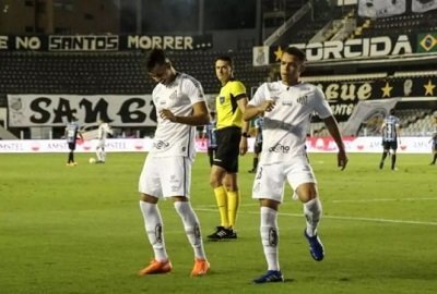 Santos e Boca se enfrentam nesta quarta (Foto: AFP)