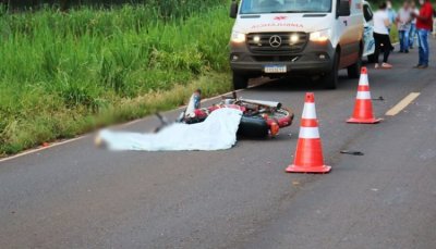 Motociclista morreu no local do acidente (Foto: Ivi Notcias)