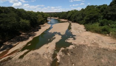 Seca no rio no Estado do Paran durante estiagem de janeiro. (Foto: Gazeta Sul)