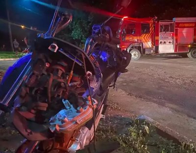 Motocicleta que colidiu conta ambulncia em Guia Lopes na noite de ontem (4). (Foto: Jardim MS News)