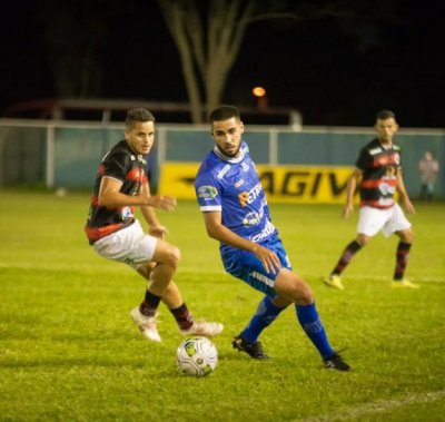 Aquidauanense e guia Negra no saram do empate (Foto: Vinicius Eduardo)