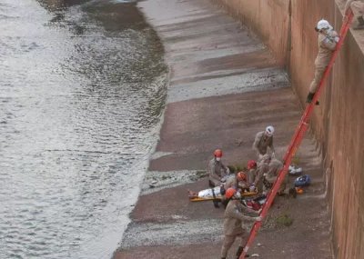 Cerca de oito militares atuam no trabalho de resgate. (Foto: Marcos Maluf)