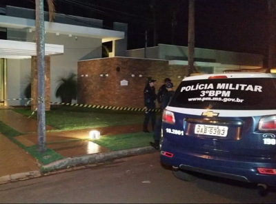 Equipe policial cercou a rea onde houve troca de tiros. (Foto: Adilson Domingos)