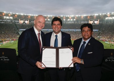 Gianni Infantino, presidente da FIFA; Andr Fufuca, ministro do Esporte; Ednaldo Rodrigues, presidente da CBF - Foto: Miguel Schincariol/FIFA