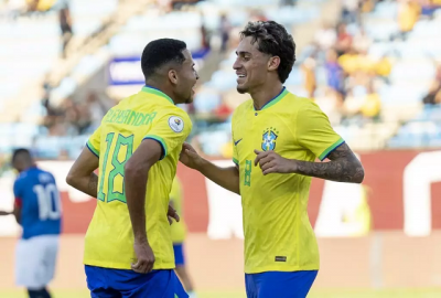 Jogadores do Brasil comemorando gol na primeira fase da competio (Foto: Joilson Marconne/CBF)