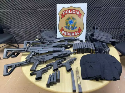 Armas apreendidas pela Polcia Federal em outubro de 2022 com portador de carteirinha de CAC em Mato Grosso do Sul (Foto: PF/Divulgao)