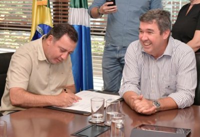 Ato de assinatura do convnio em Campo Grande.