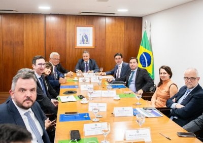 Reunio entre integrantes do Governo Federal e representantes da Fraport na Casa Civil: retomada de atividades. Foto: Henrique Raynal / Casa Civil