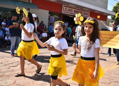 Foto arquivo - desfile em 2022 - Portal de Aquidauana