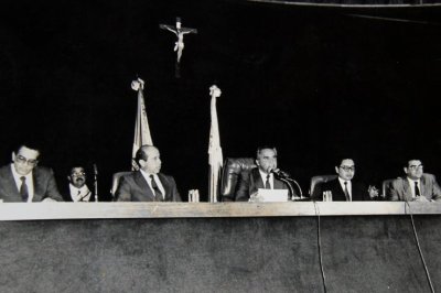 Foto: Em 5 de outubro de 1989, o deputado Londres Machado, ento presidente da ALEMS, fez a promulgao da 2 Constituio Estadual