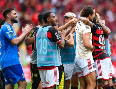 Jogadores do Flamengo celebram gol na final da Copa do Brasil (Foto: CRF/Divulgao)