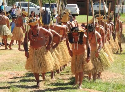 Ritual durante atividade na Aldeia Limo Verde. (Foto: Arquivo/UFMS)