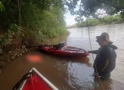 Corpo de Terezinha no local onde foi encontrado nesta manh (Foto: Rio Brilhante em Tempo Real)