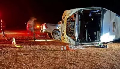 Veculos envolvidos em acidente na cidade de Jate. (Foto: Ftima News)