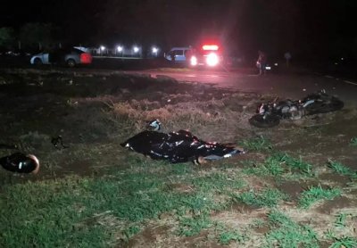 Vtima dirigia uma motocicleta com placas de Campo Grande quando bateu em van. (Foto: Leandro Holsbach)