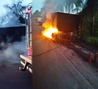 Ccarreta com min�rio pega fogo na BR-262, em Corumb� / DePaula News MS