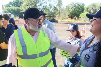 Durante vistoria �s obras da BR-262, em Terenos, o ministro dos Transportes, George Santoro, anunciou que o projeto de duplica��o entre Terenos e Aquidauana ser� conclu�do ainda neste ano para permitir a licita��o da obra em 2027 (Foto: Juliano Almei