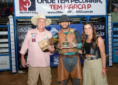Presidente do Sindicato Rural, Paulo Chedid no ato de premia��o do rodeio